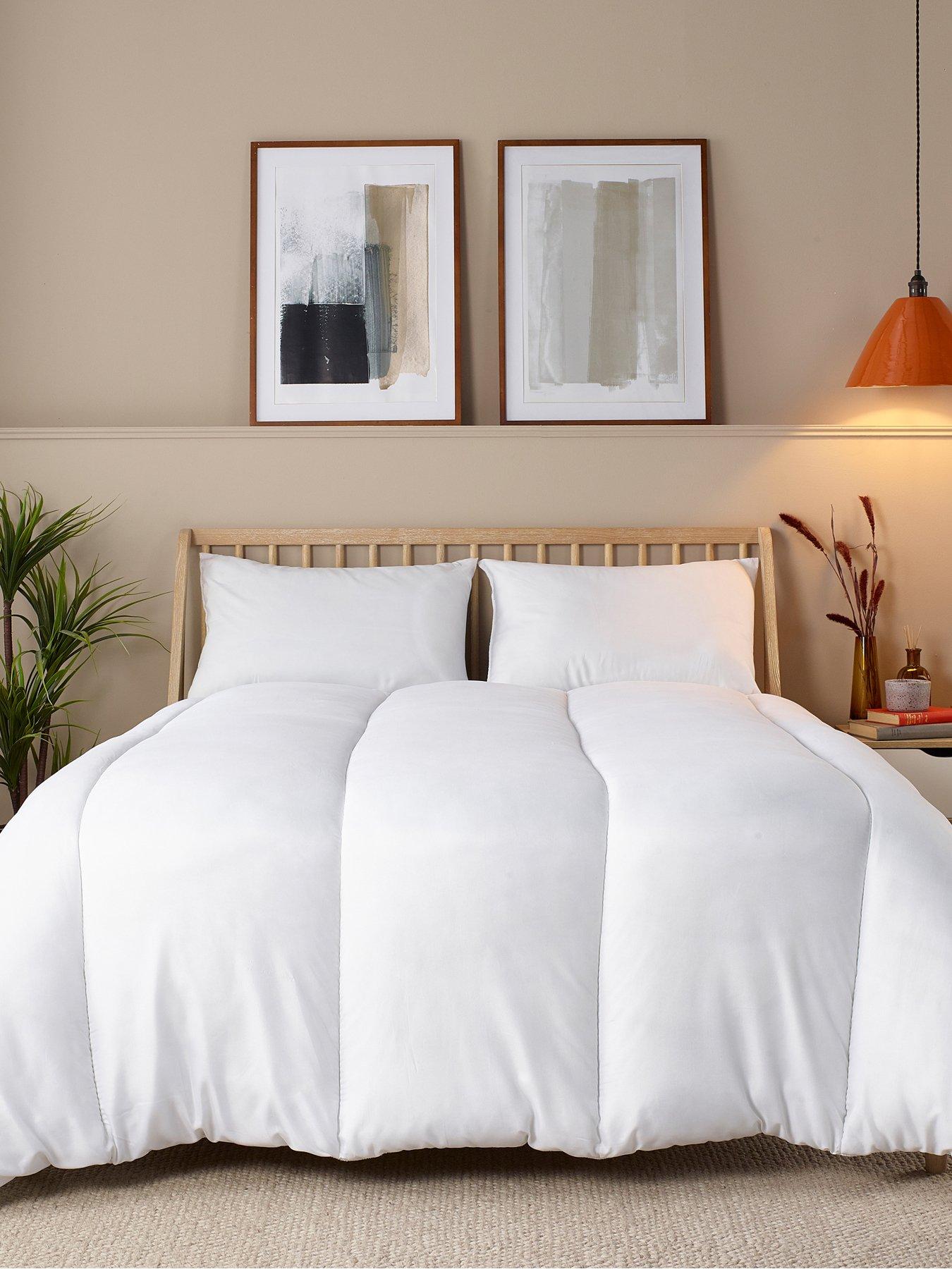Image 4 of 6 of The Very Collection Soft Touch and Extra Bounce 13.5-Tog Duvet - White
