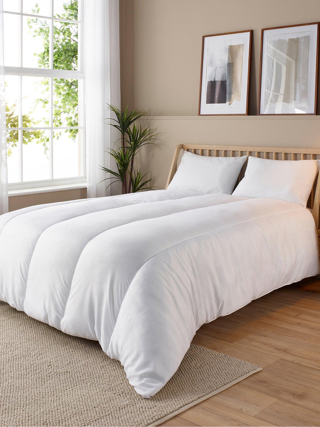 Image 6 of 6 of The Very Collection Soft Touch and Extra Bounce 13.5-Tog Duvet - White