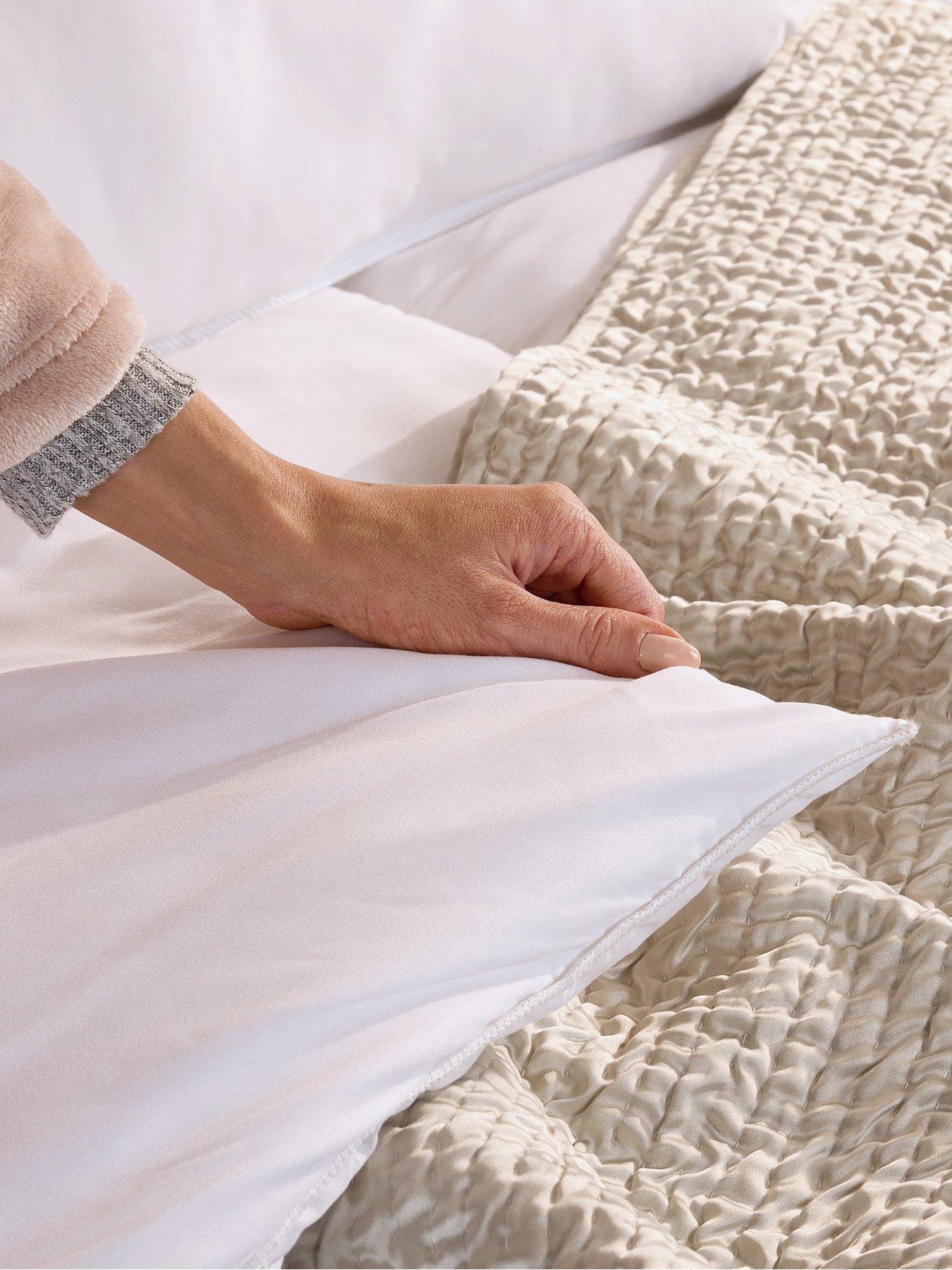 Image 5 of 6 of The Very Collection Soft Touch and Extra Bounce 4.5-Tog Duvet - White