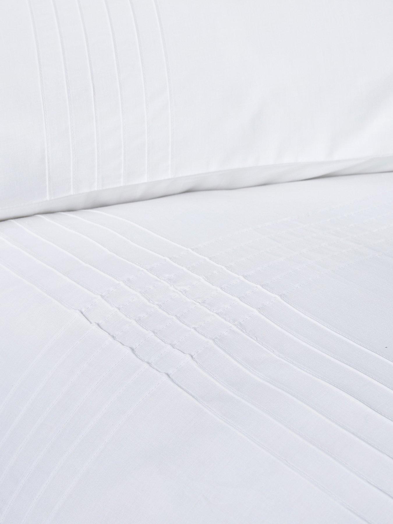 Image 4 of 4 of Serene Amalfi&nbsp;Duvet Cover Set - White