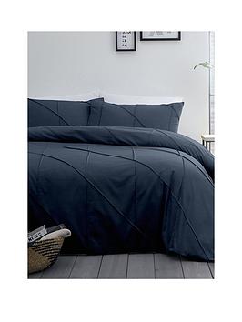 Product photograph of Serene Dart Navy Single Duvet Cover Set from very.co.uk