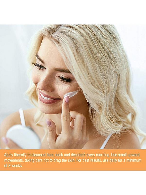 Image 4 of 5 of Super Facialist Vitamin C Skin Defence Daily Moisturiser 75ml