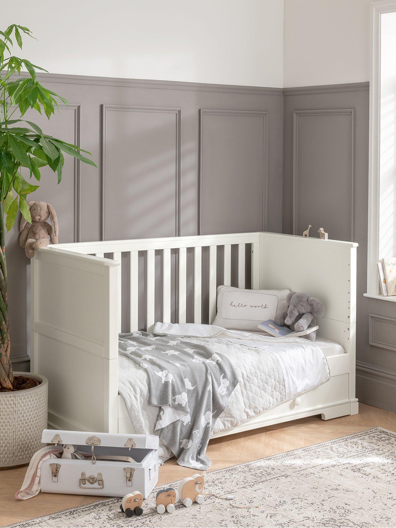 Image 3 of 6 of Mamas & Papas Oxford Cot/Toddler Convertible&nbsp;Bed