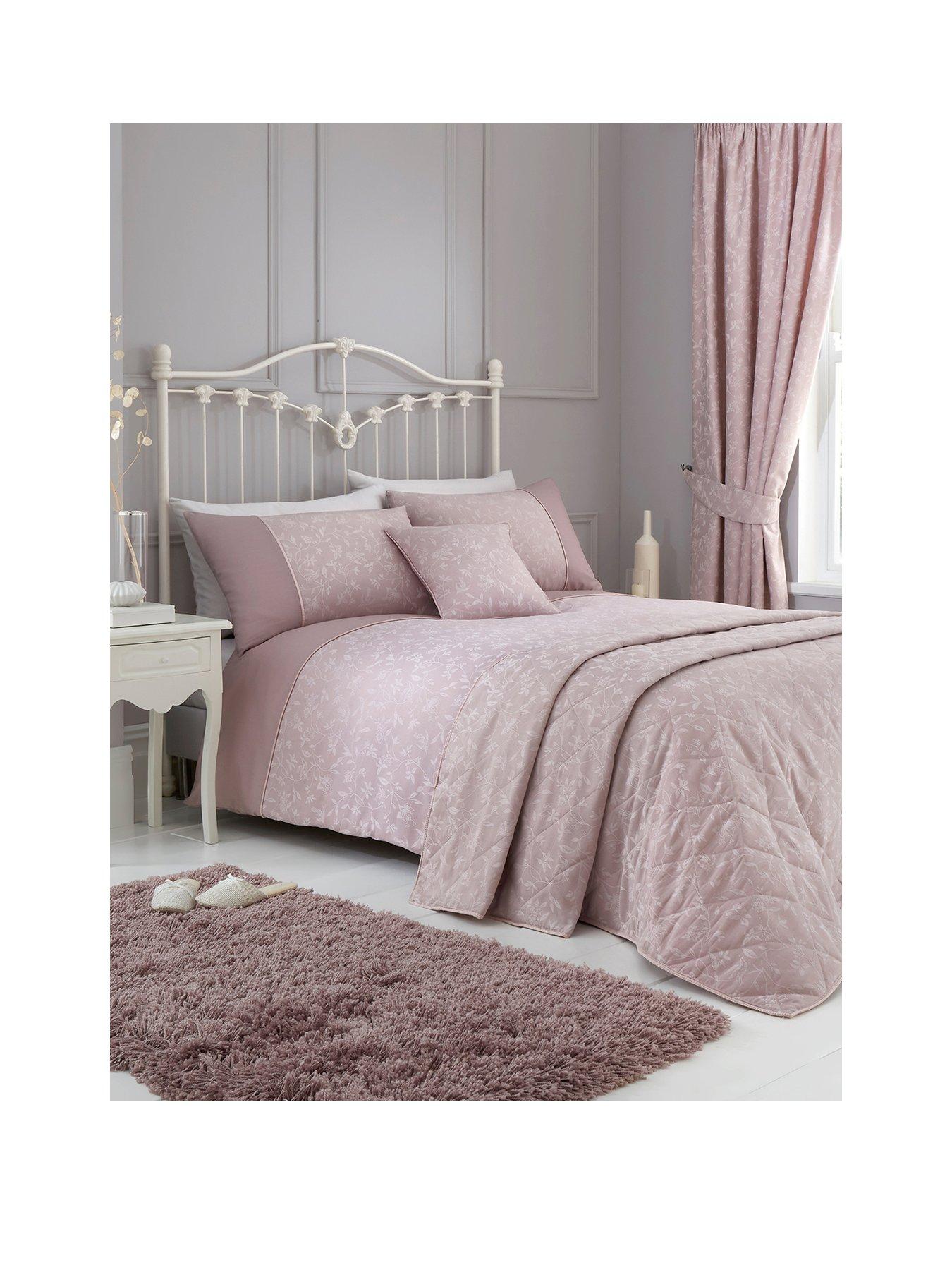 Dreams & Drapes Woven Michaela Woven Jacquard Duvet Cover Set Gold