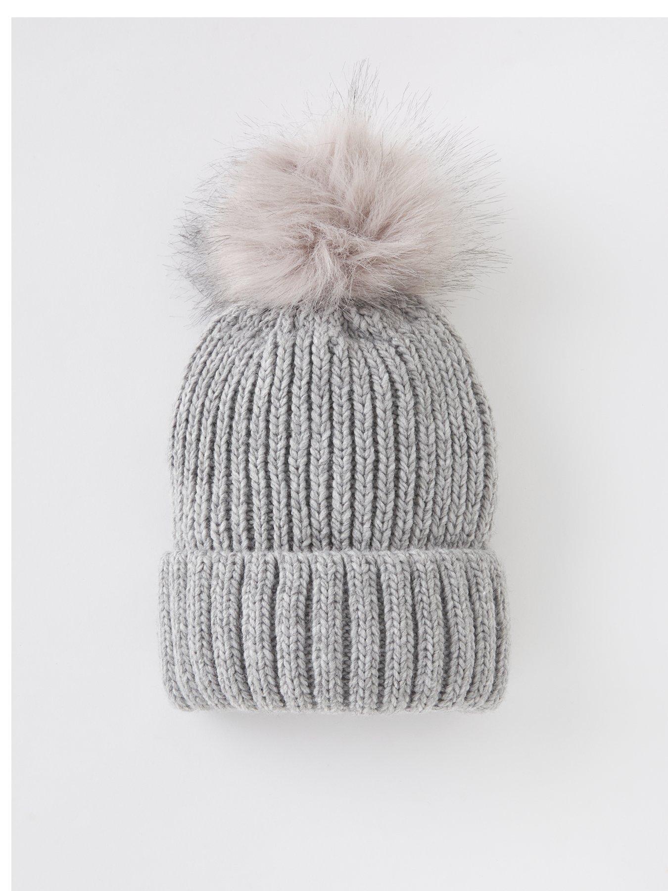 pom pom hat with pearls