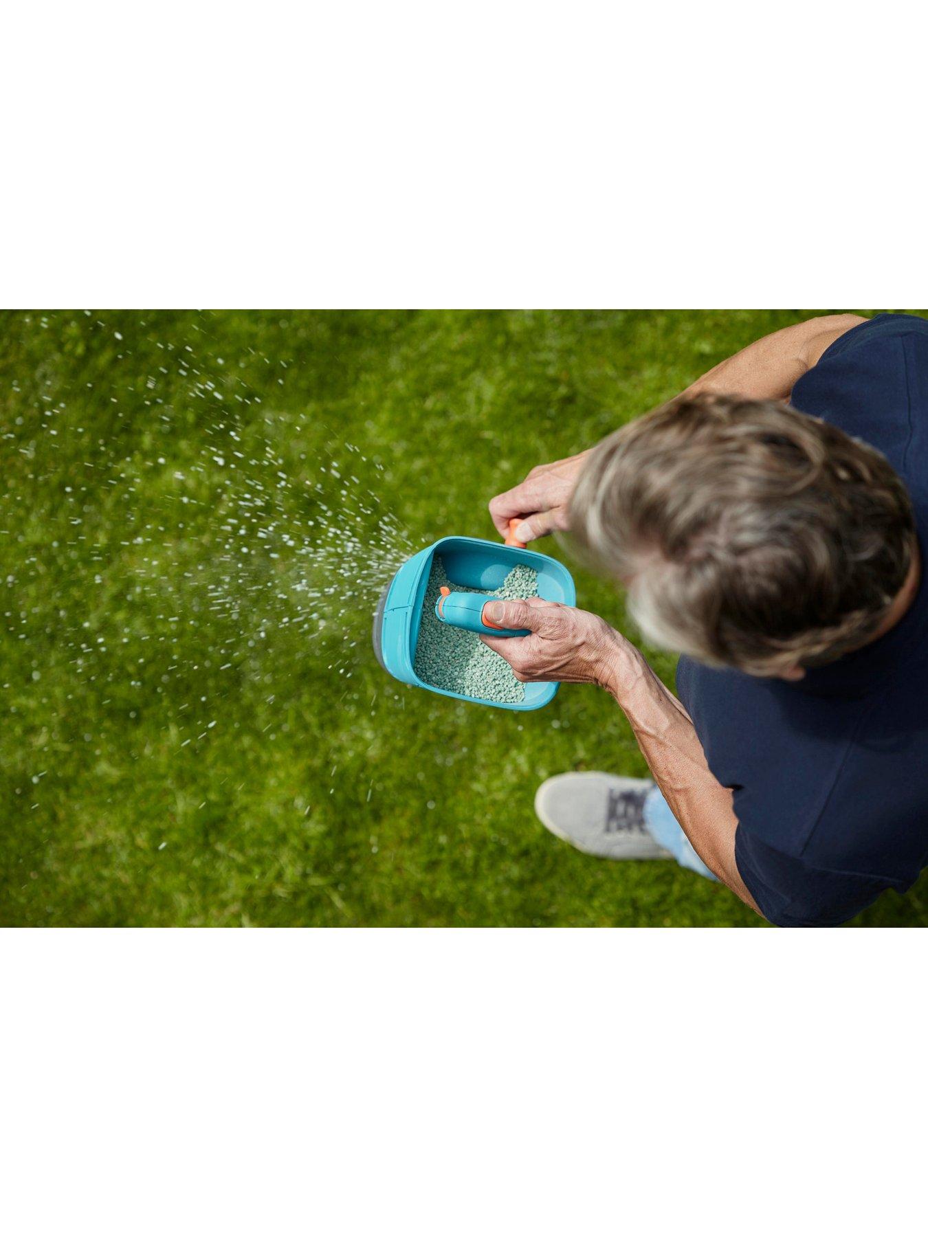 Image 4 of 6 of Gardena Hand Held Spreader M