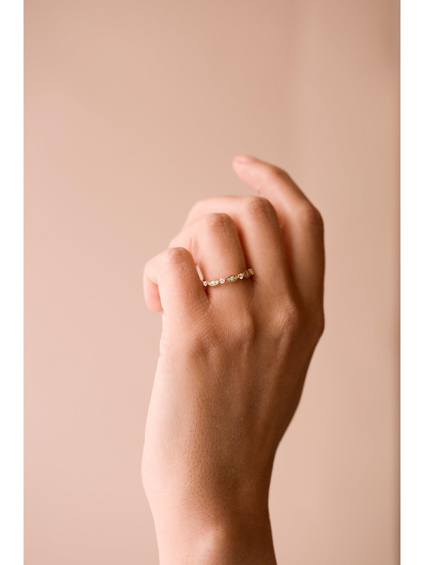 Image 5 of 5 of Created Brilliance Florence Created Brilliance 18ct Yellow Gold 0.25ct Lab Grown Diamond Vintage Inspired Wedding Band