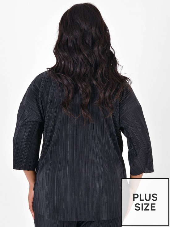 stillFront image of live-unlimited-black-plisse-kimono