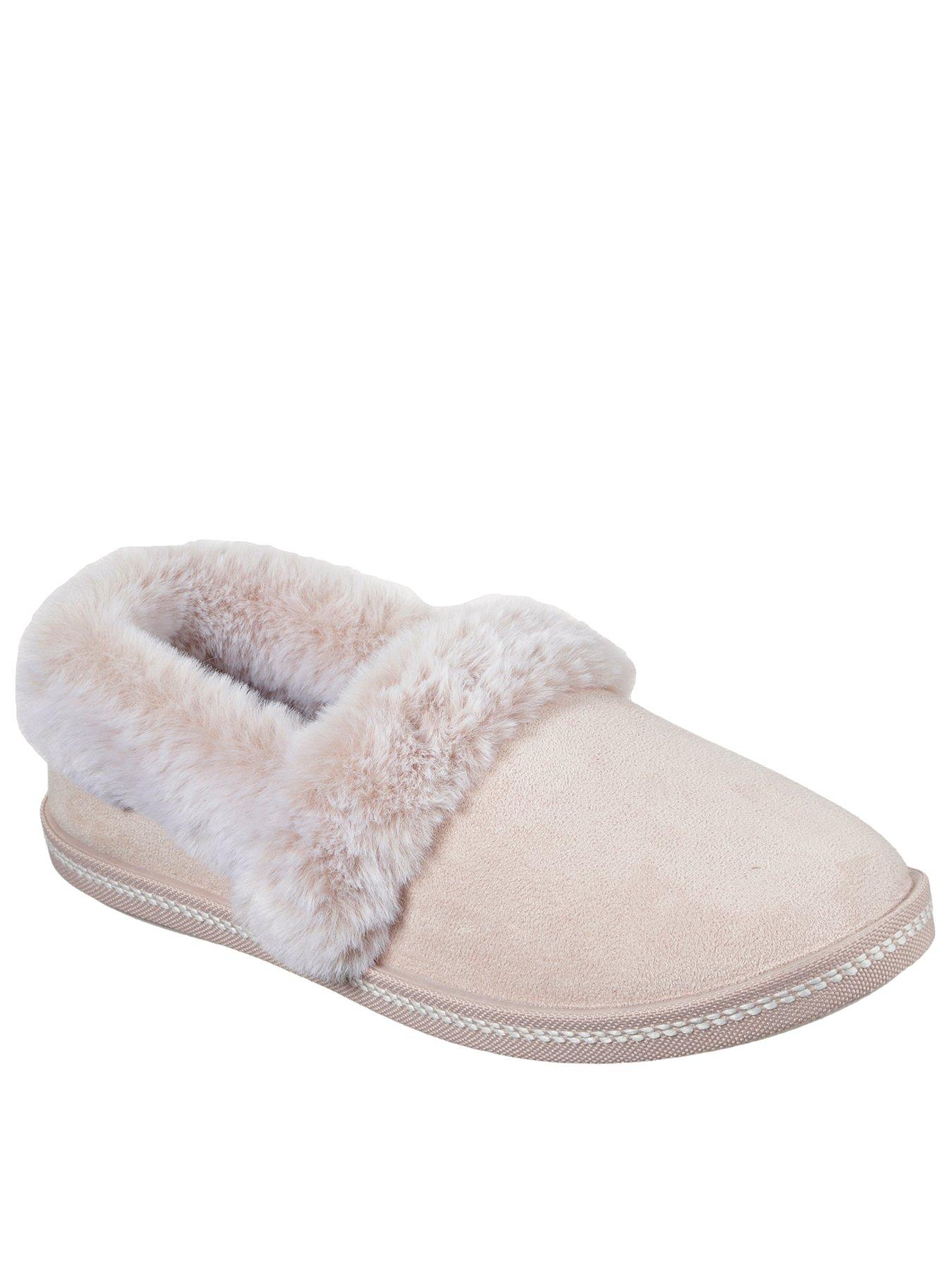cozy campfire team toasty wide fit slippers