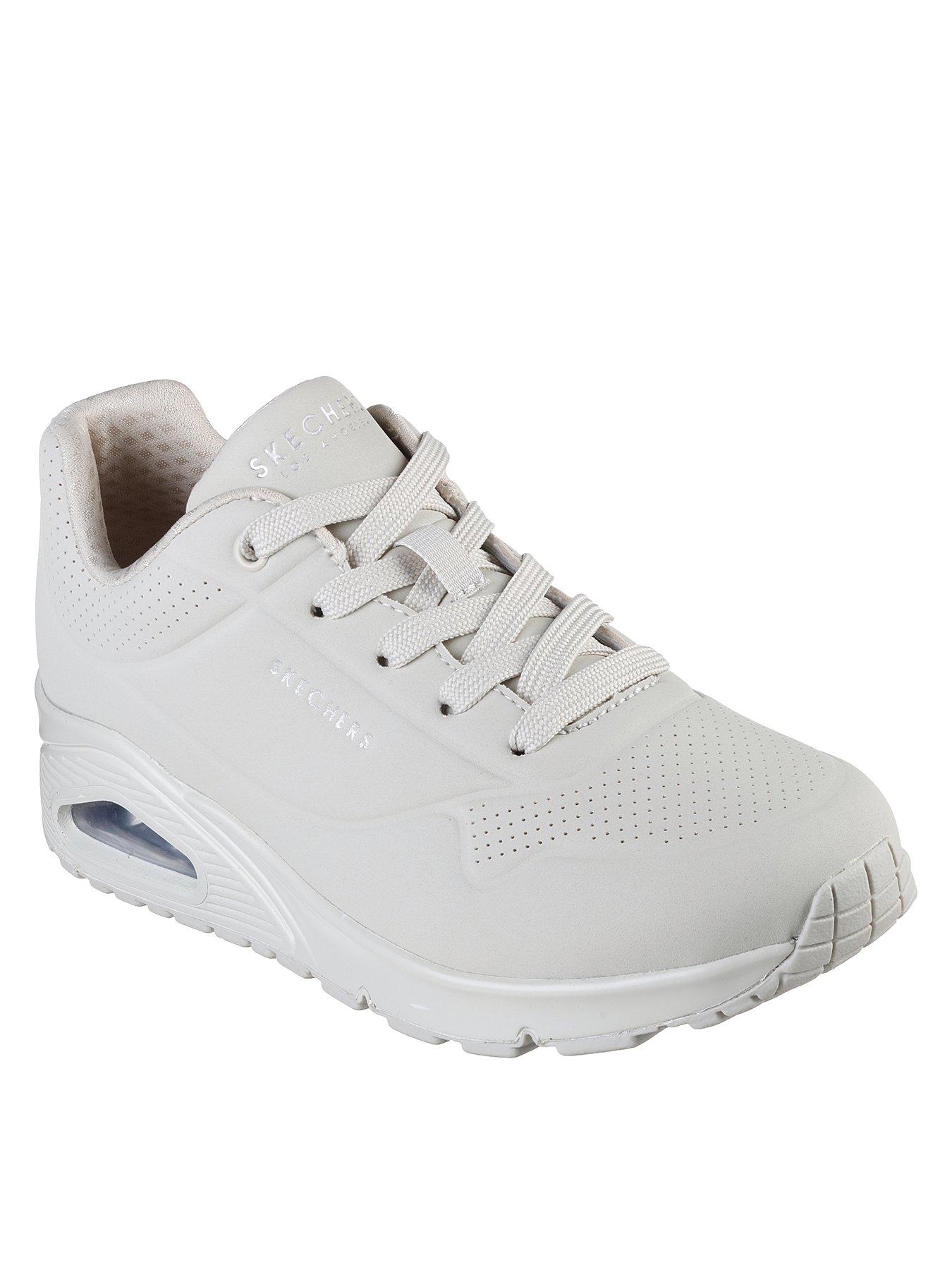 Skechers hot sale cream shoes