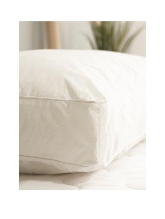 stillFront image of slumberdown-box-edge-pillow