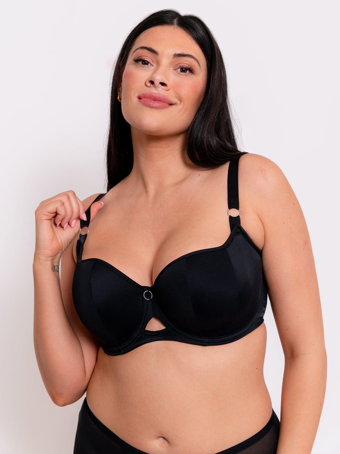 Women Cleavage-enhancing balcony bra with naturally created push