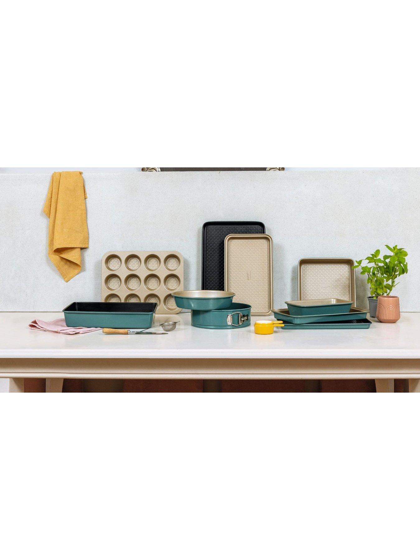 Image 6 of 8 of Prestige x Nadiya Oven Tray Set