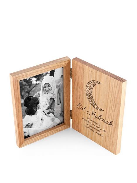 treat-republic-personalised-eid-mubarak-oak-book-photo-frame