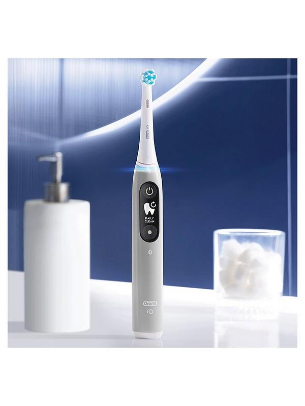 Image 3 of 5 of Oral-B iO6&nbsp;Ultimate Clean Electric Toothbrush -&nbsp;Grey Opal&nbsp;