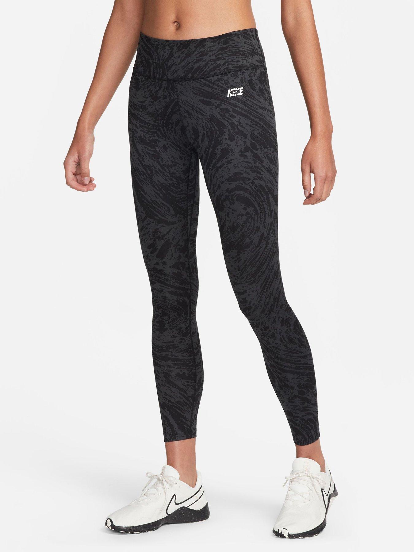 Nike animal 2025 print swoosh leggings