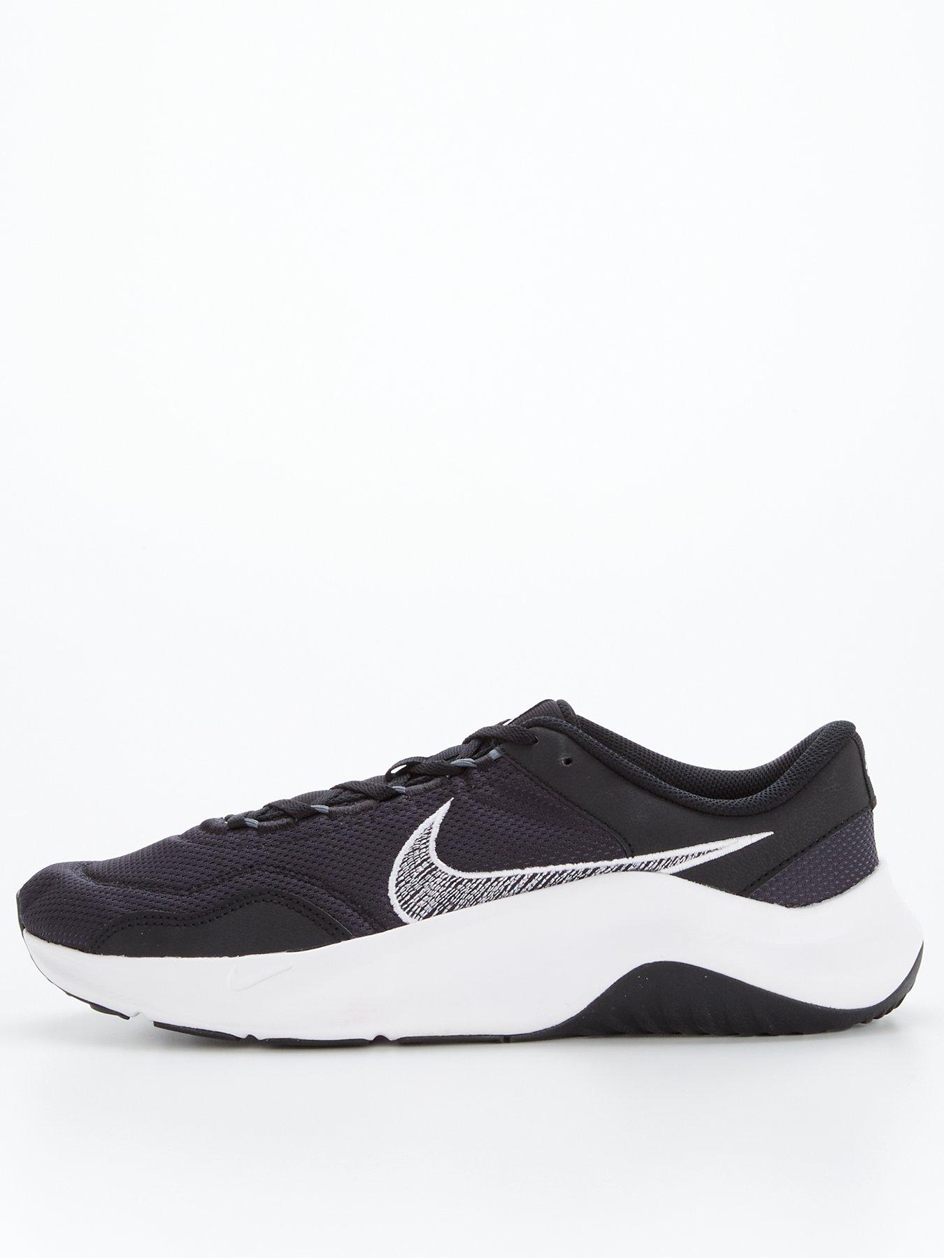 Essential nike hotsell