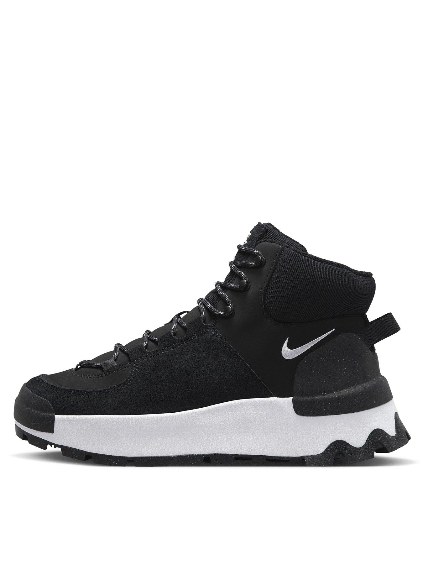 Black classic nikes hotsell