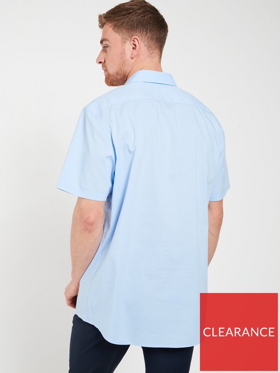 stillFront image of everyday-shortsleeve-regular-fit-easy-care-smart-shirt-light-blue