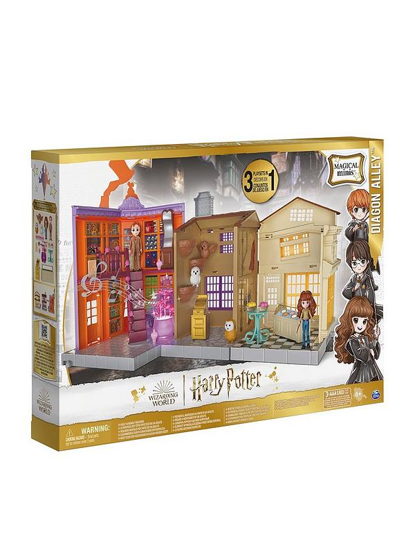 Image 2 of 7 of Harry Potter Small Doll Diagon Alley Playset (Hermione And Fred)
