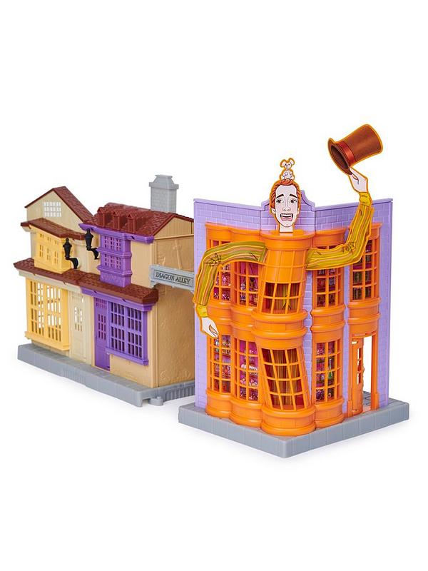 Image 3 of 7 of Harry Potter Small Doll Diagon Alley Playset (Hermione And Fred)