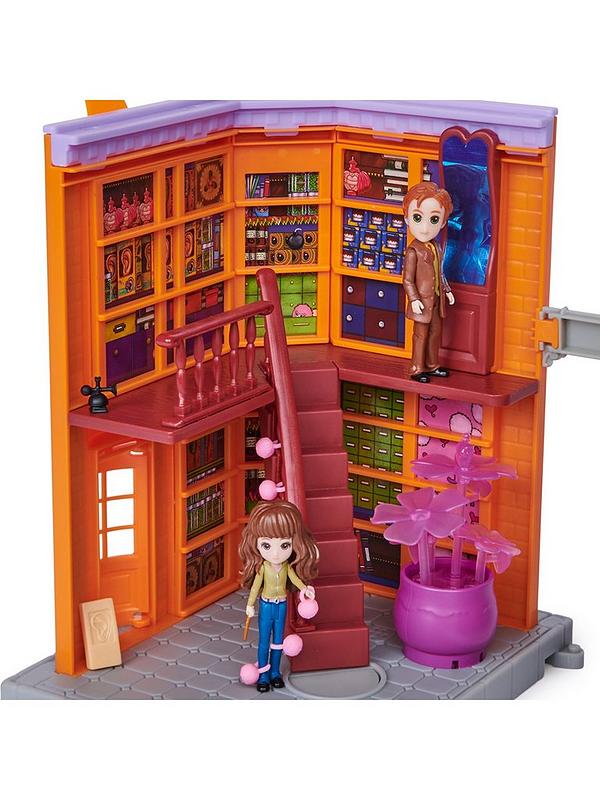 Image 7 of 7 of Harry Potter Small Doll Diagon Alley Playset (Hermione And Fred)