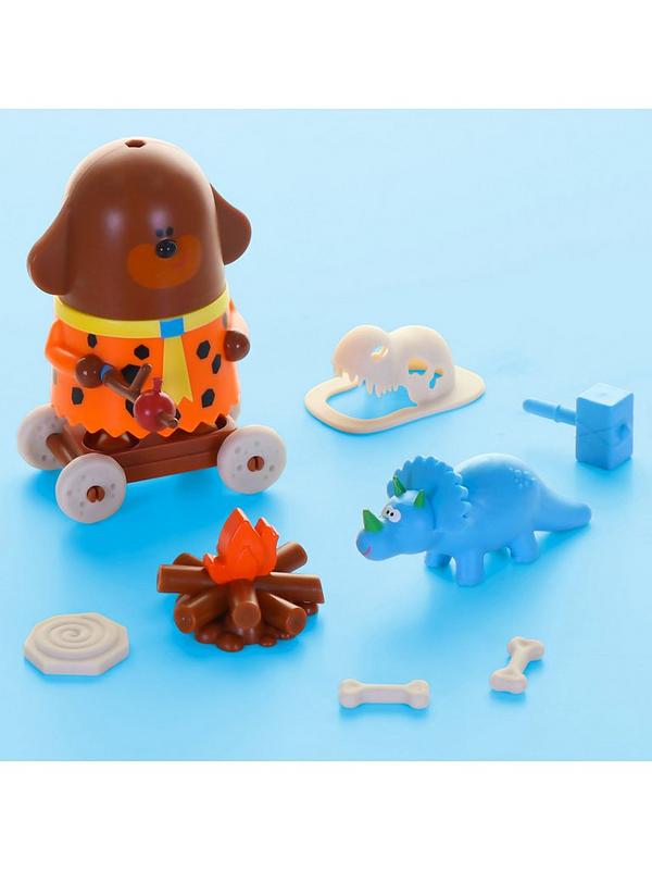 Image 4 of 7 of Hey Duggee Secret Surprise Take and Play Set Dinosaurs with Duggee
