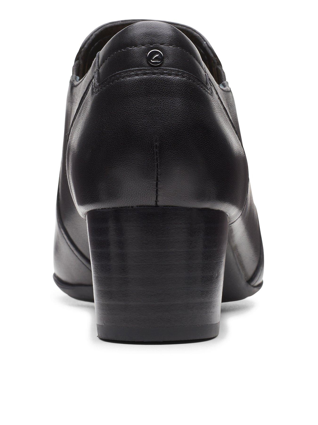 clarks linnae up black leather