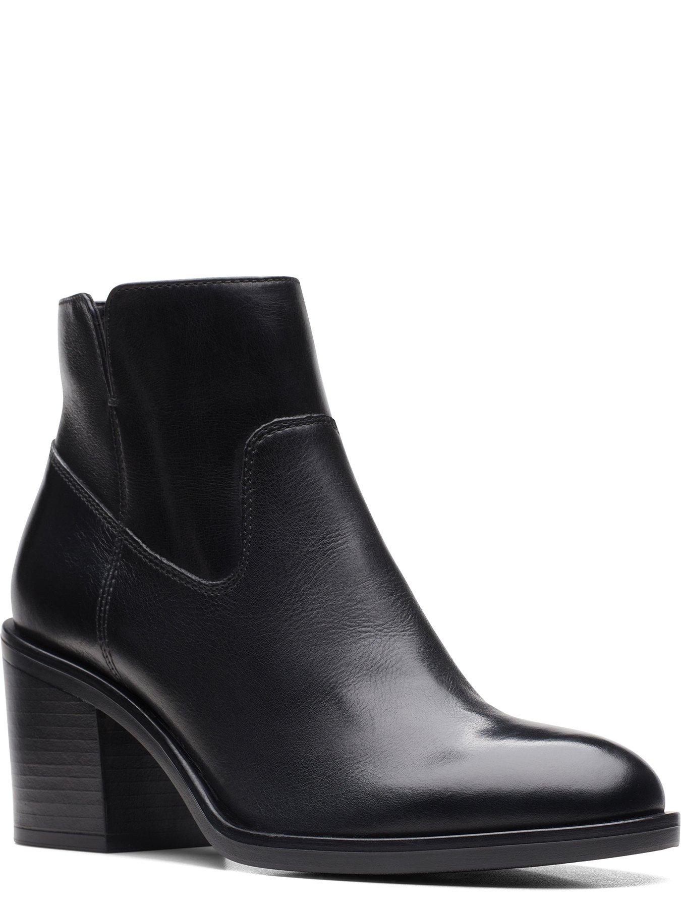 Hawkins best sale wedge bootie