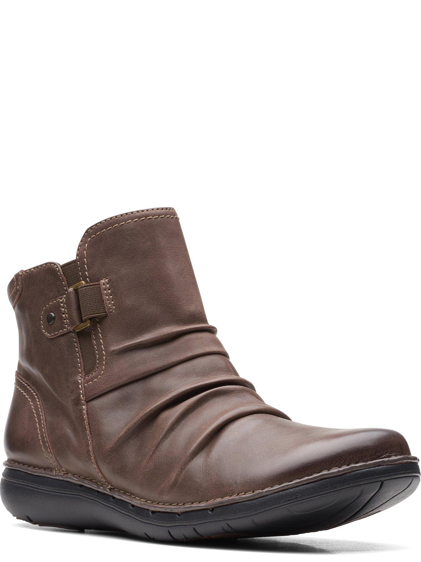 clarks womens boots brown