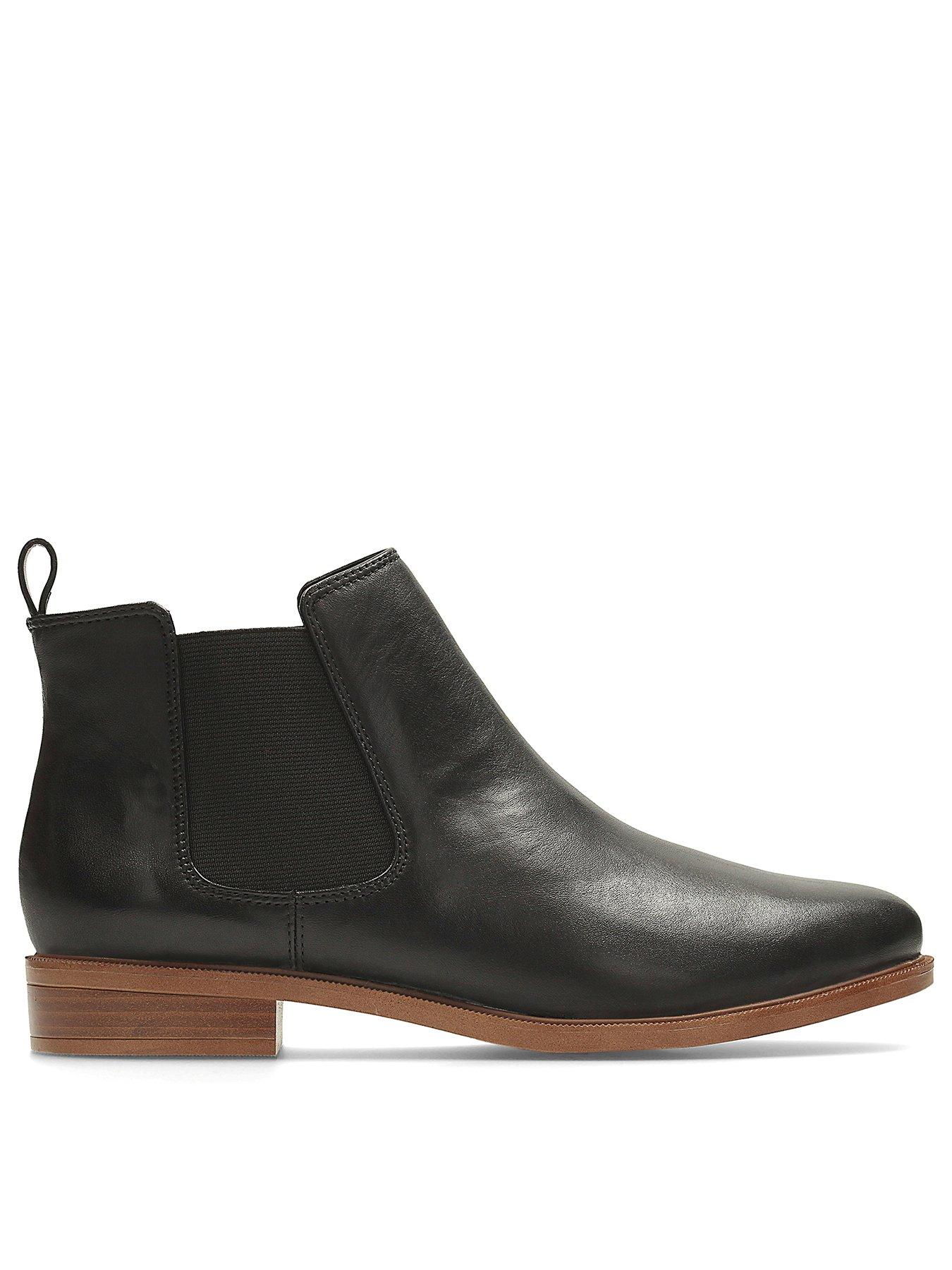 Clarks Taylor Shine Wide Fit Leather Ankle | very.co.uk