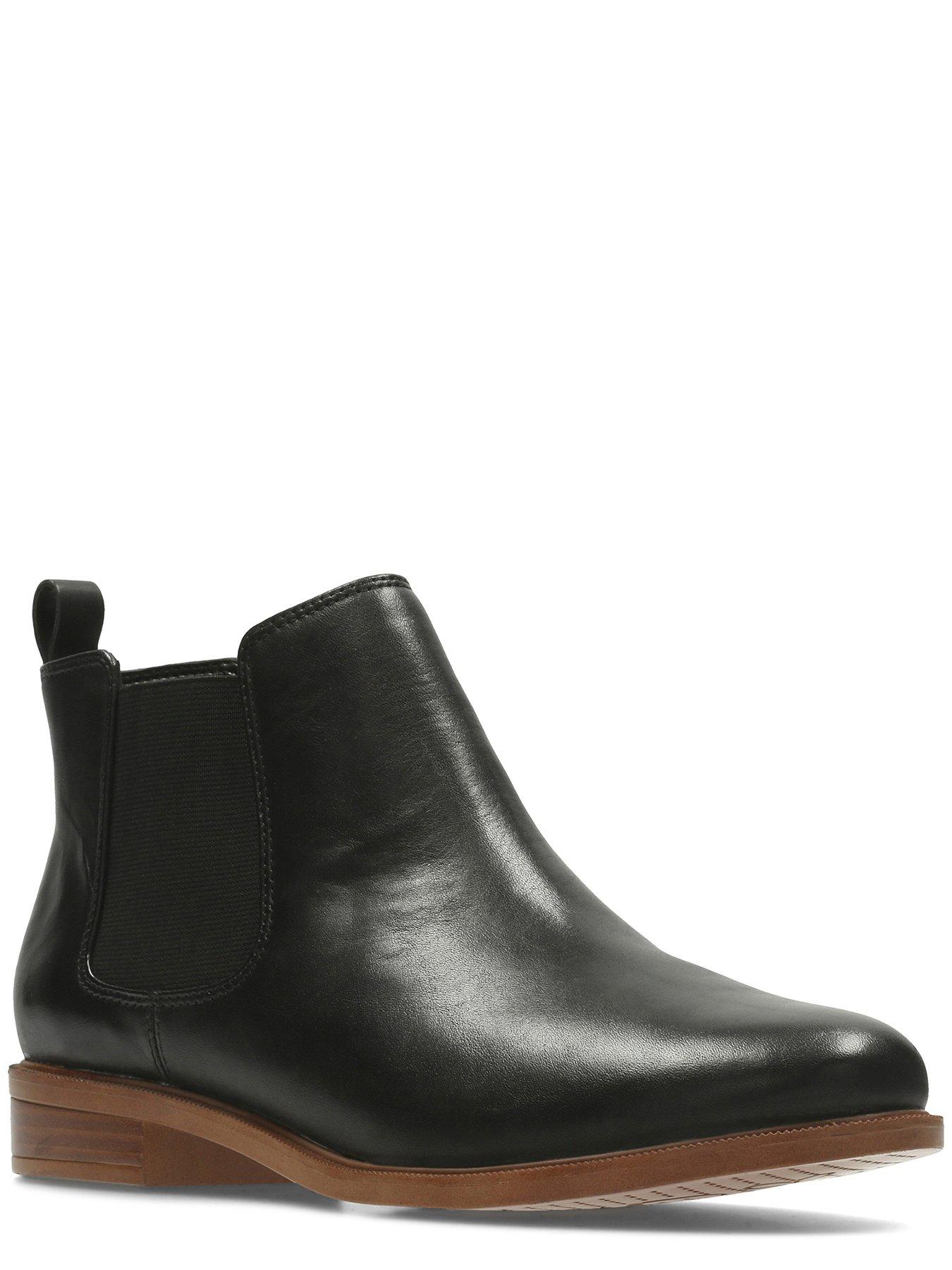 Taylor Shine Wide Fit Leather Ankle Boots