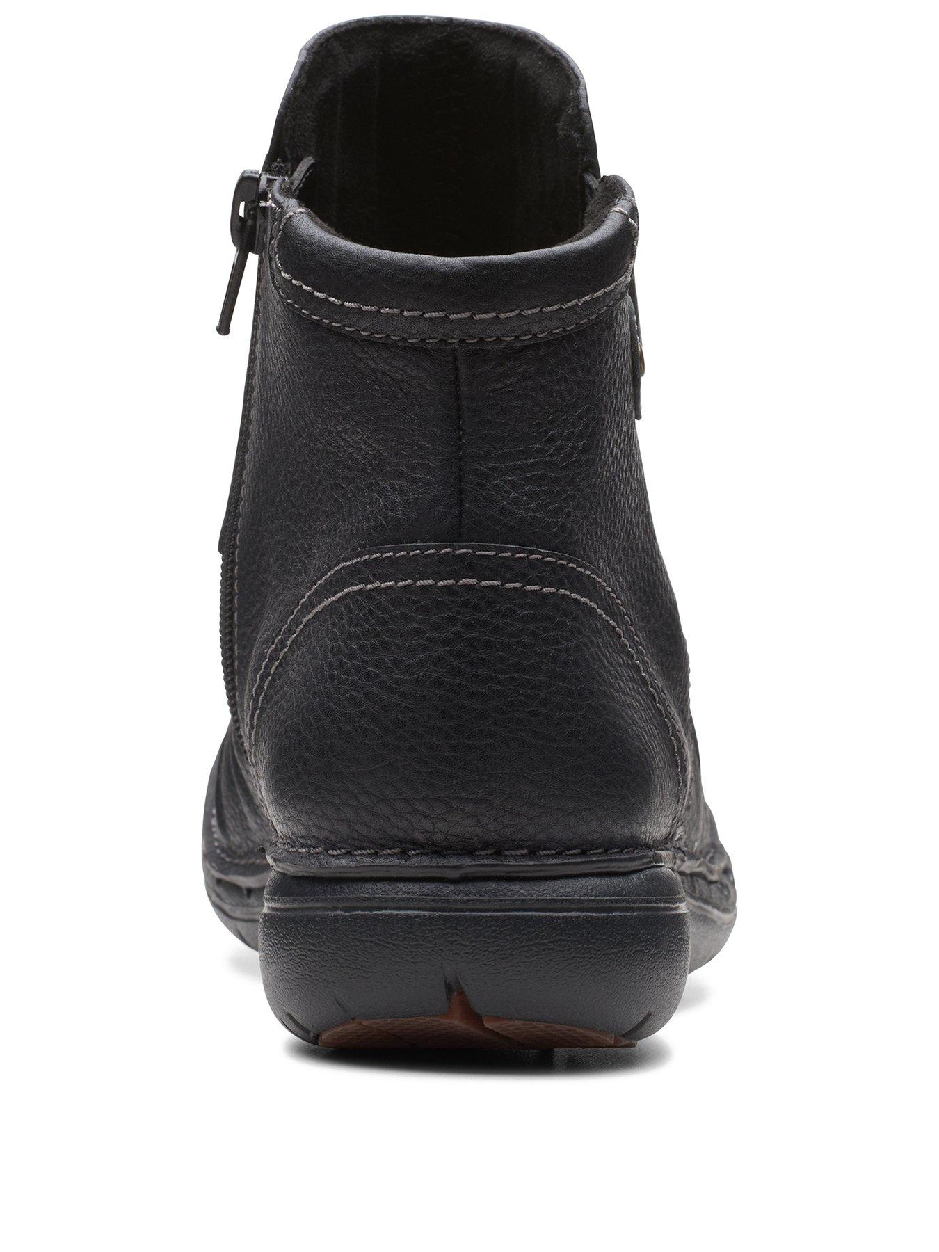 Clarks soft 2024 leather boots