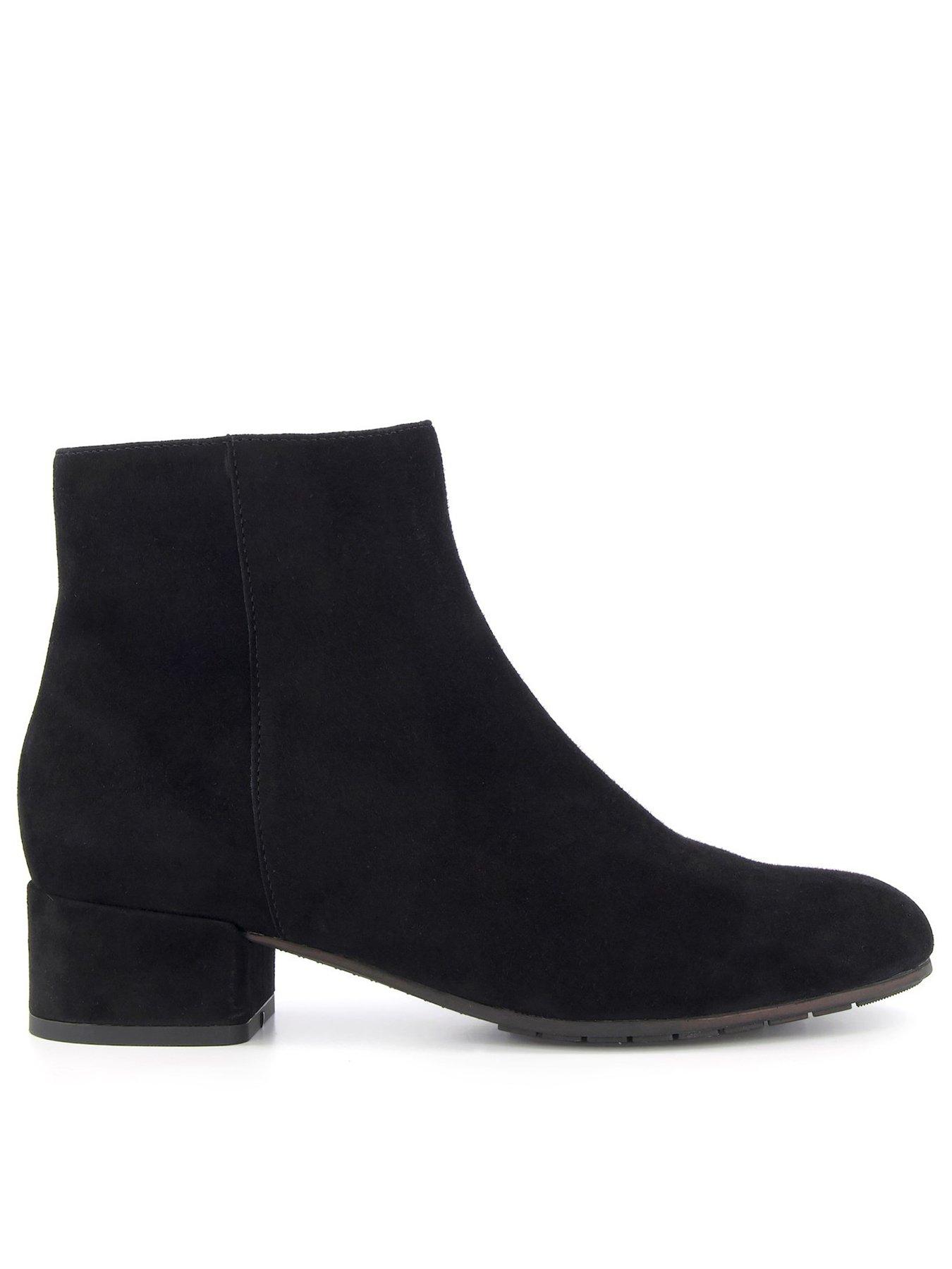 undefined Pippie Suede Smart Low Boot - Black