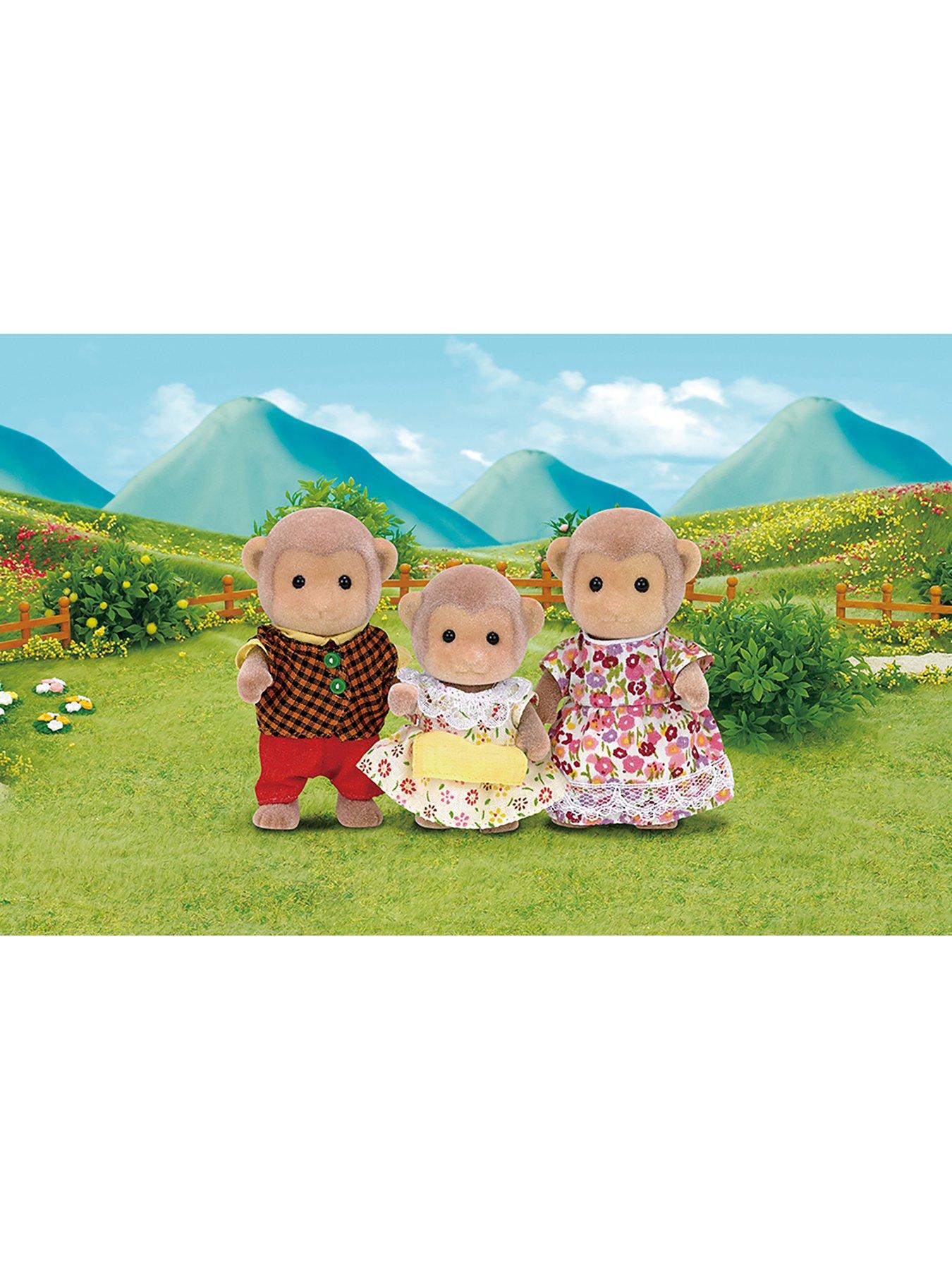 Sylvanian Families Adventure Tree House Gift Set Camping