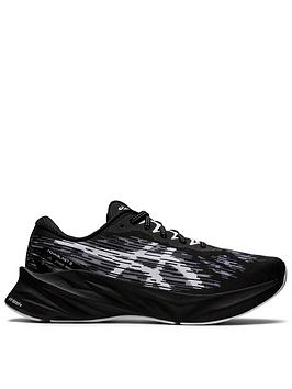 asics mens novablast 3 running trainers - black/white