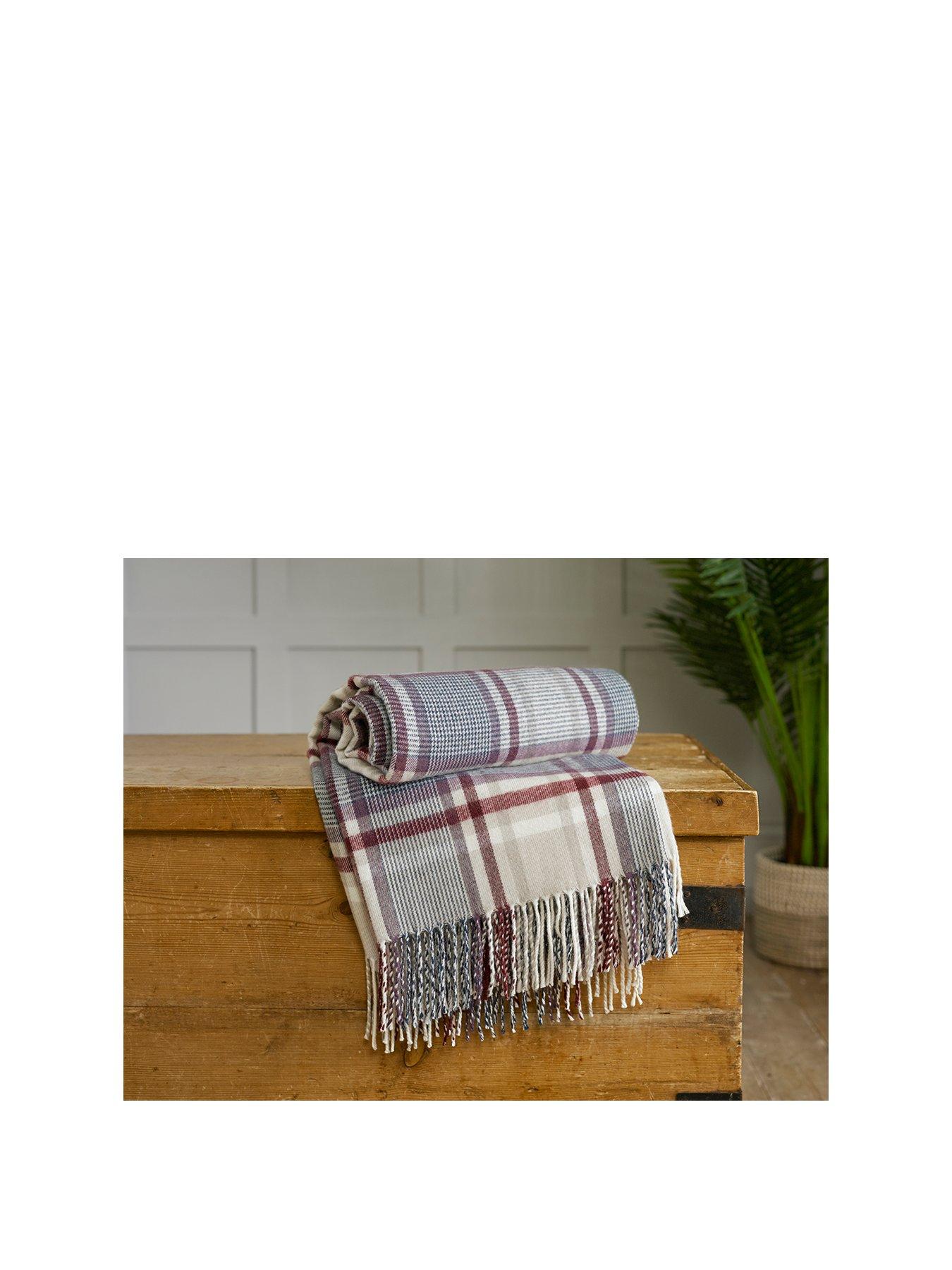 Throws & Bedspreads Deyongs Red Bedspread & Blankets Home