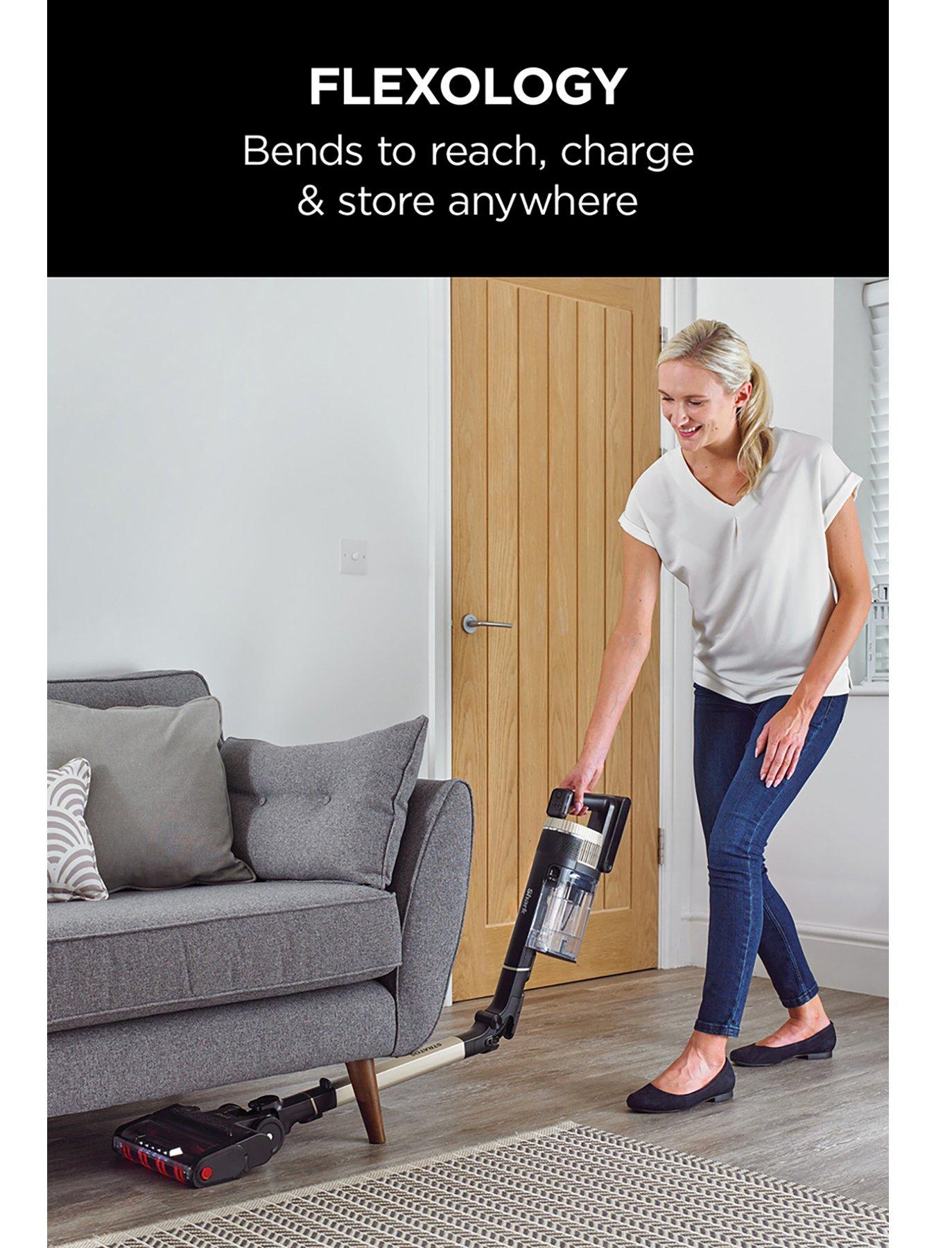 Image 6 of 7 of Shark Stratos Cordless Stick Vacuum Cleaner&nbsp;with Anti Hair-Wrap Powerfins Technology and Flexology with Pet Brush 60 mins&nbsp;- IZ400UKT
