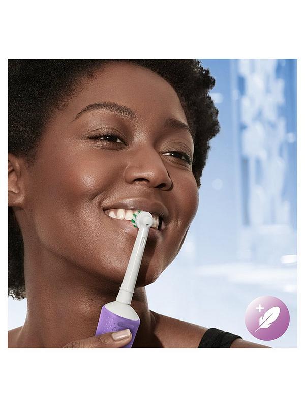 Image 4 of 5 of Oral-B Vitality PRO Lilac (+Gum Calm 75ml Paste)