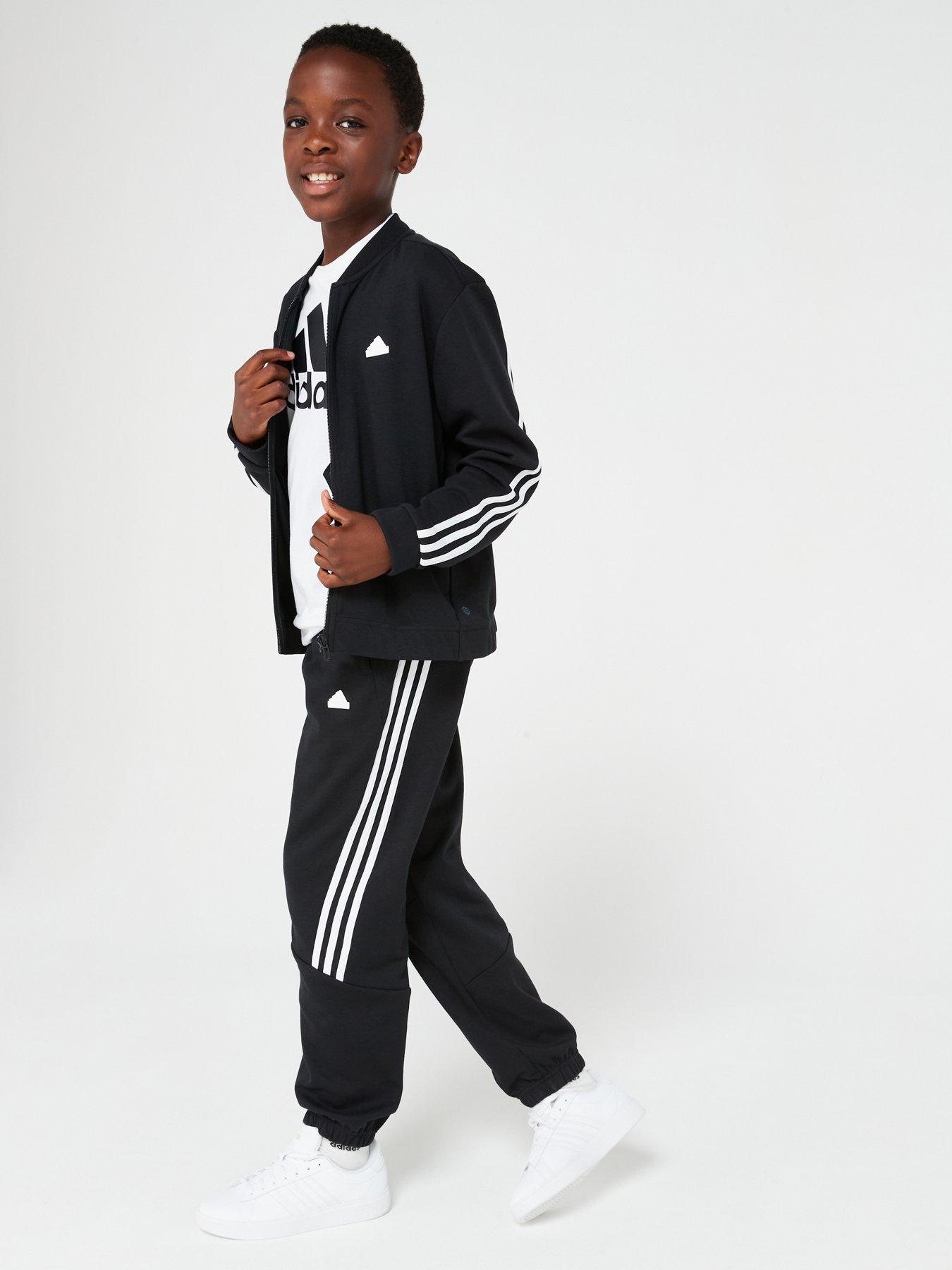 Junior store adidas tracksuit