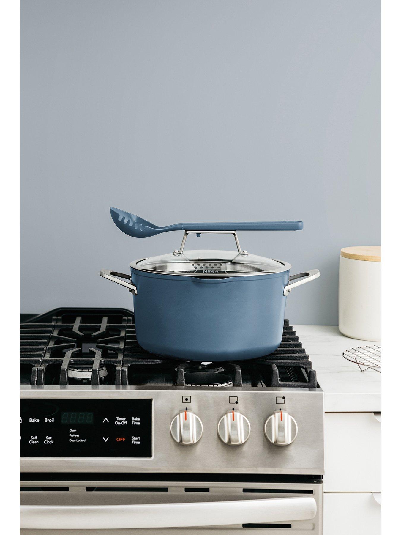 Image 2 of 7 of NINJA Foodi ZEROSTICK 8-in-1 PossiblePot, non stick -&nbsp;Blue Macaroon