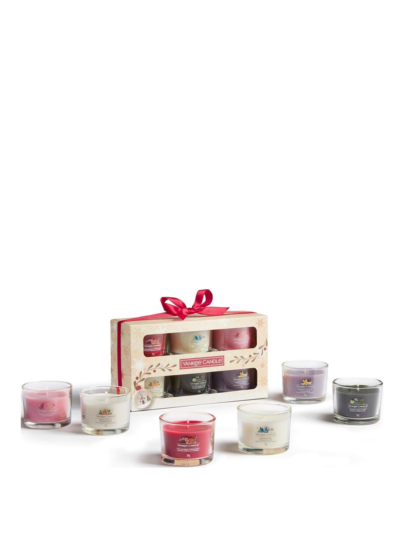 Yankee Candle Christmas Gift Set contains 6 Filled Votive Candles