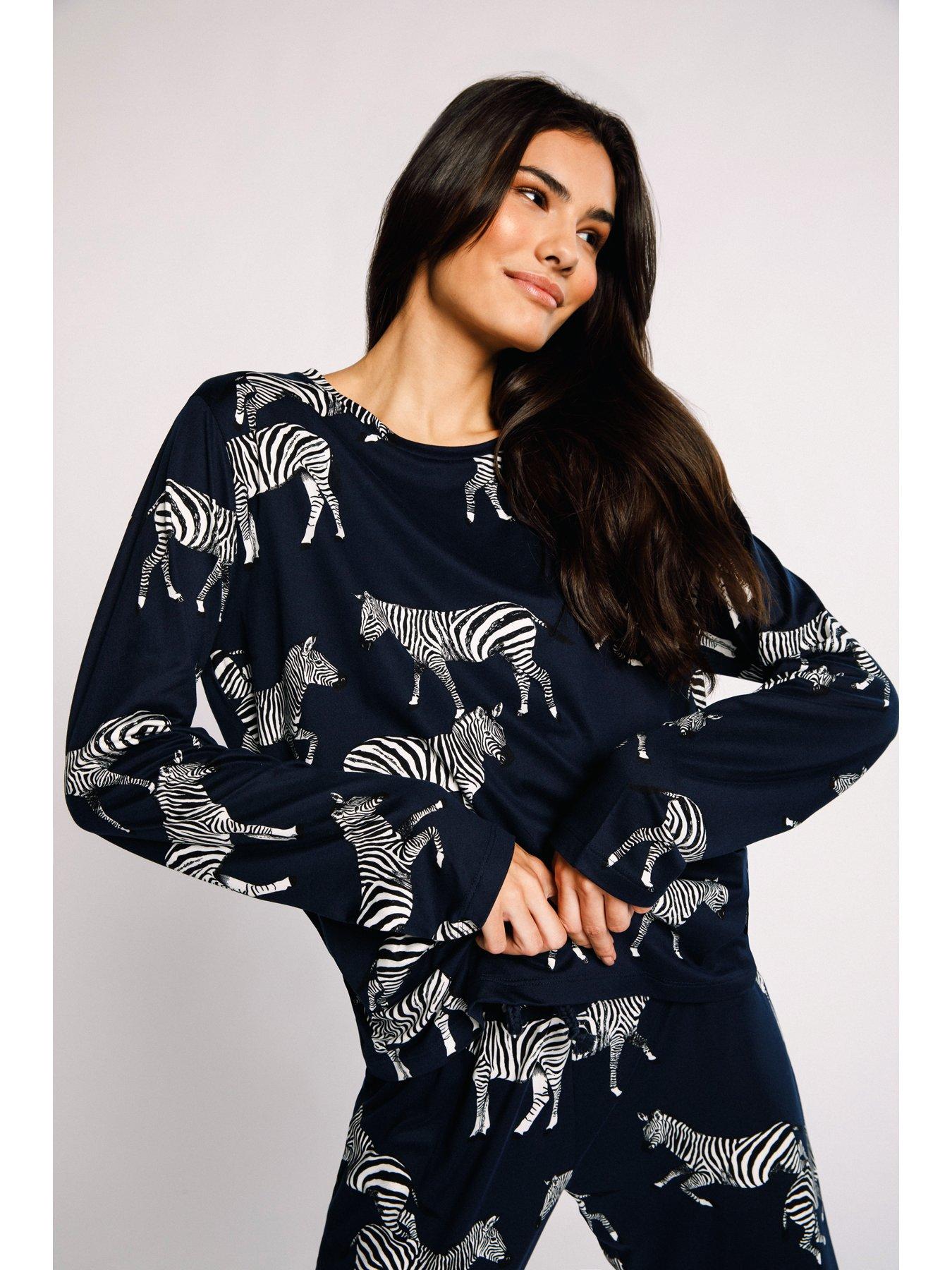 Image 4 of 5 of CHELSEA PEERS Long Crew Zebra Printed Set