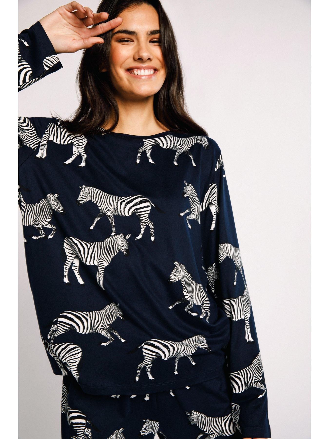 Image 5 of 5 of CHELSEA PEERS Long Crew Zebra Printed Set