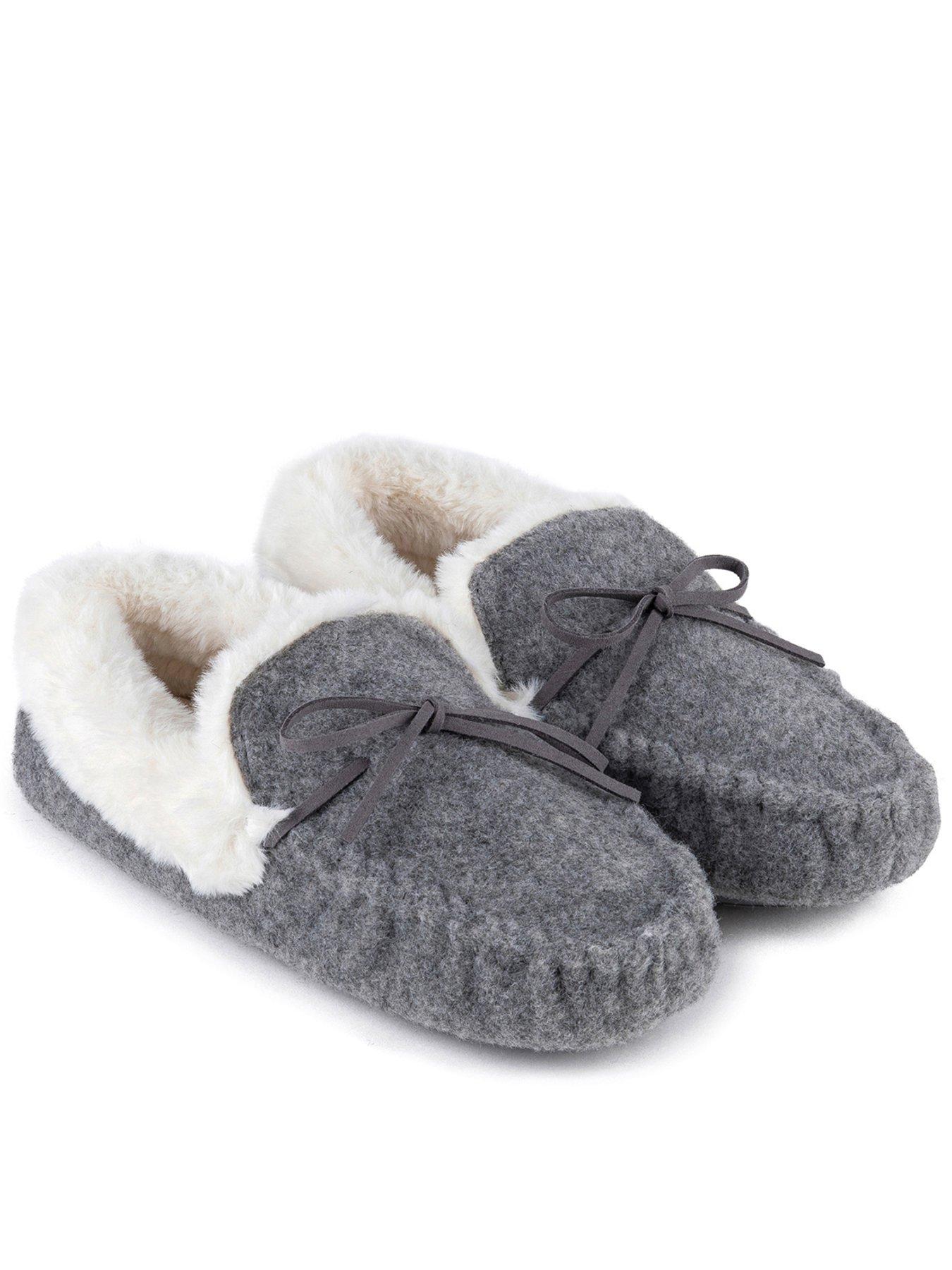 Totes deals grey slippers