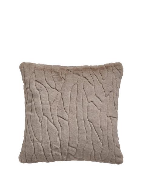 very-home-bergen-faux-fur-cushion