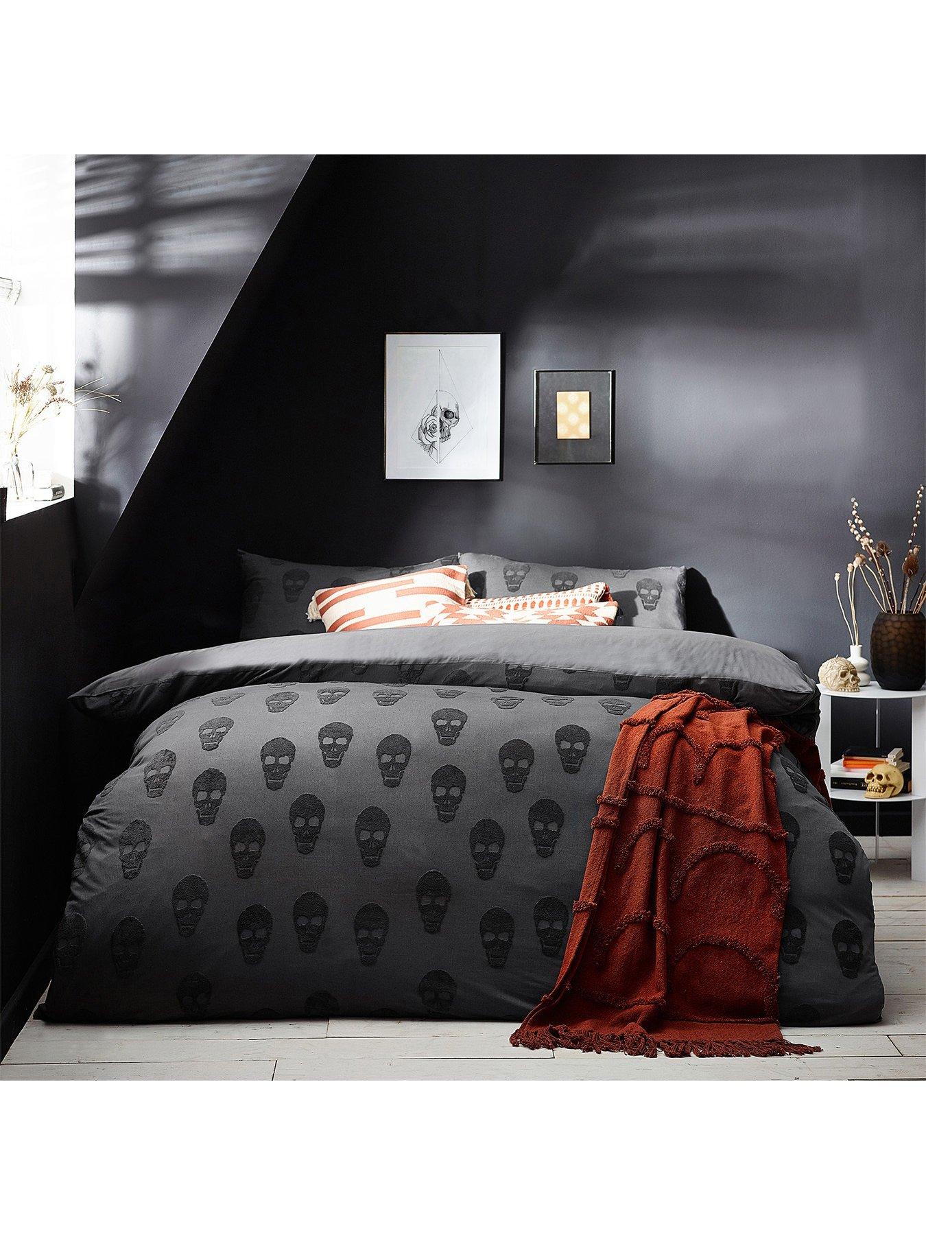 Furn Tufted Skulls 100% Cotton Black Halloween Duvet Set