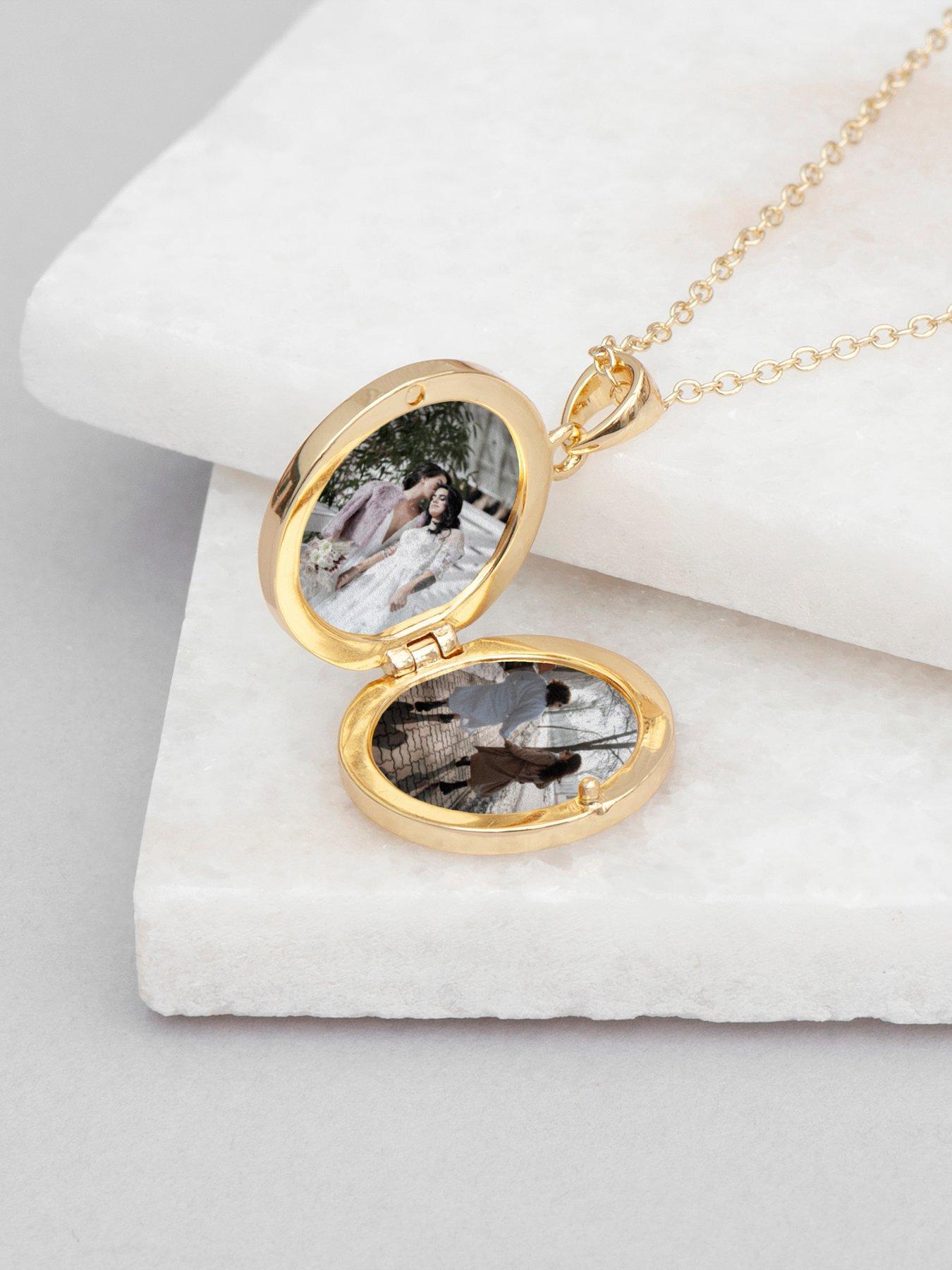 Image 4 of 5 of Treat Republic Personalised Oval Photo Locket - Gold