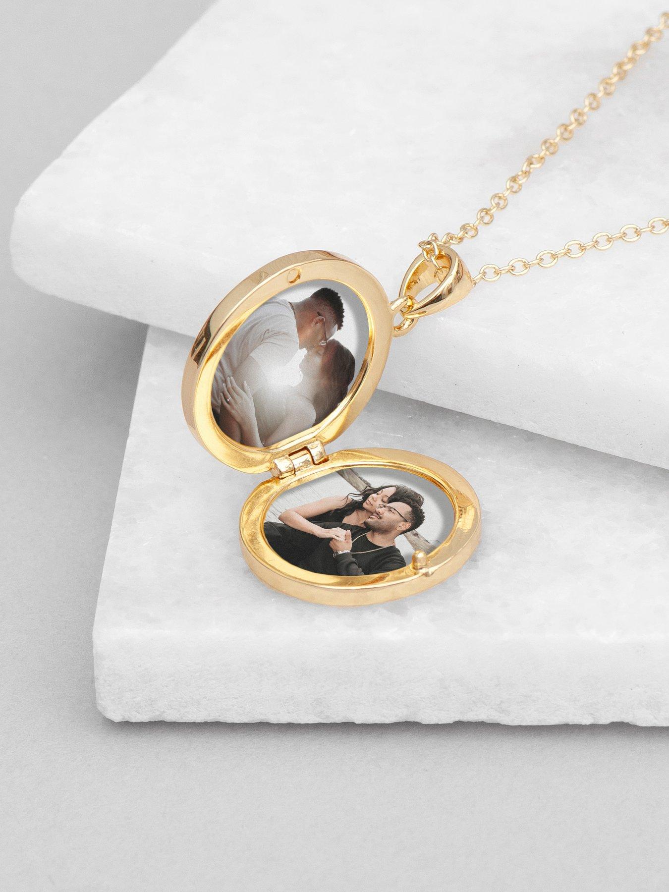 Image 4 of 5 of Treat Republic Personalised Round Photo Locket - Gold