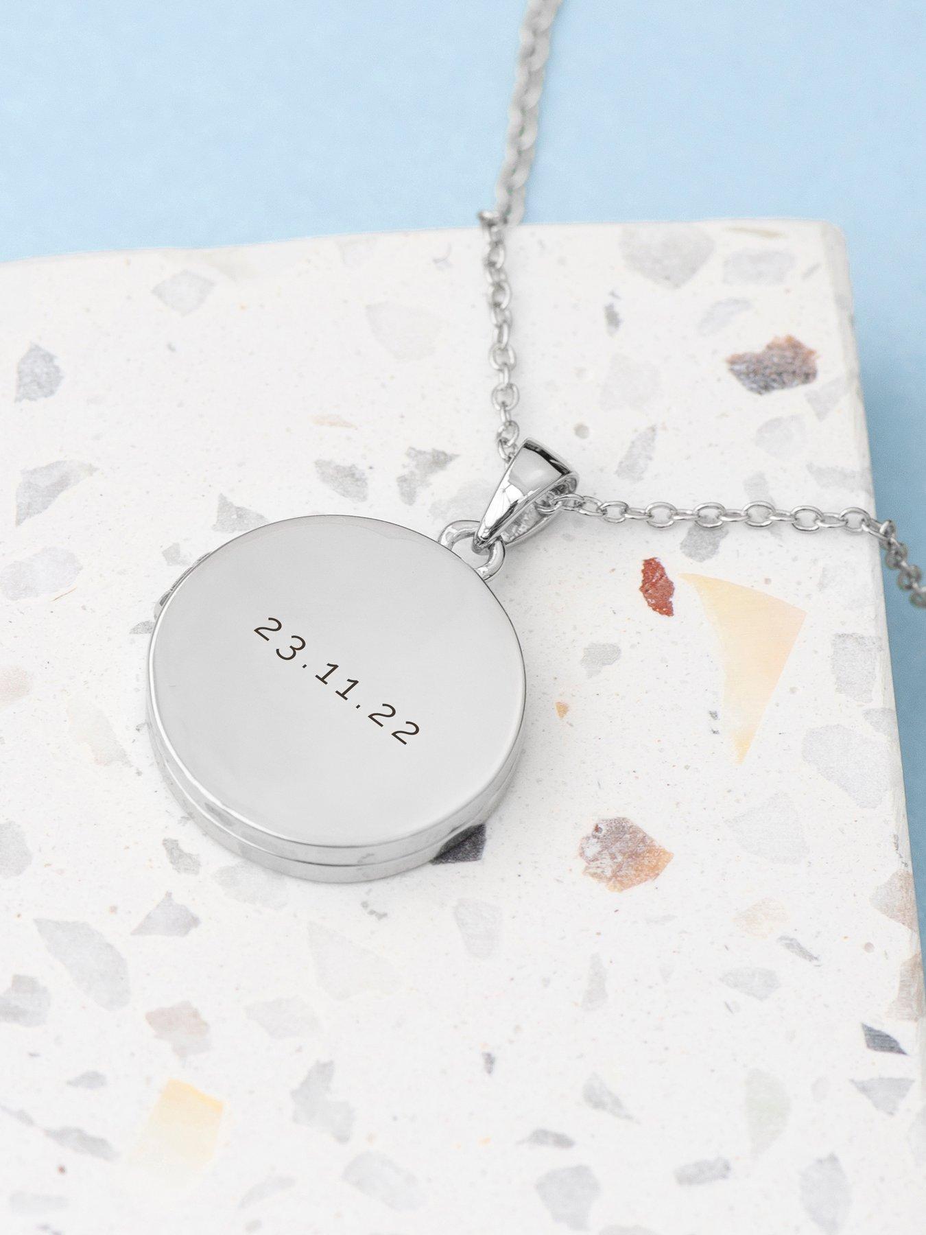 Image 3 of 5 of Treat Republic Personalised Round Photo Locket - Silver